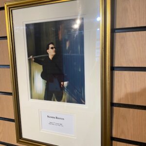FRAMED SIGNED PHOTOGRAPH KEANU REEVES THE MATRIX FAME