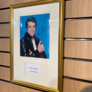 FRAMED SIGNED PHOTOGRAPH HENRY WINKLER (C29)
