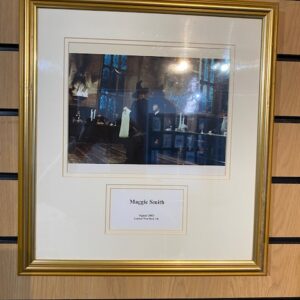 FRAMED SIGNED PHOTOGRAPH OF THE LATE DAME MAGGIE SMITH (OF)
