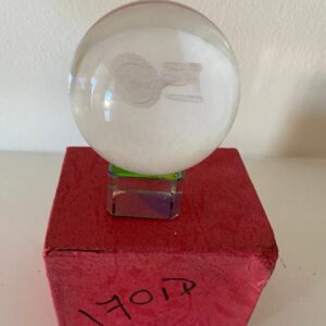 STAR TREK ENTERPRISE 1701D PAPERWEIGHT (C15)