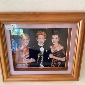 BUFFY PINE SURROUND BATTERY OPERATED CLOCK (C21)