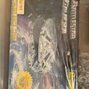REVELL MODEL KIT CYLON BASE STAR SEALED BOX (C41)