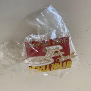 STAR TREK ENTERPRISE SHIP RED PIN BADGE (C41)