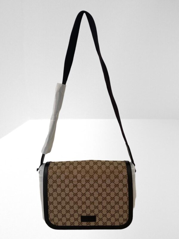 GUCCI LARGE BEIGE LOGO PRINT MONOGRAM MESSENGER BAG WITH MAGNETIC CLOSE (BB17)