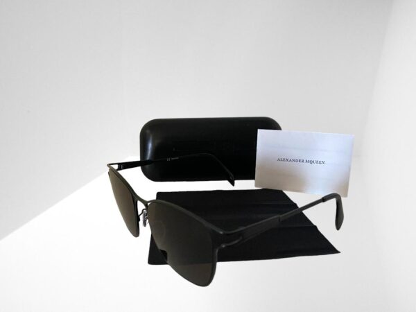 A MCQUEEN WOMEN SUNGLASSES BLACK / GREY 55mm WITH CASE & CLOTH (C8)