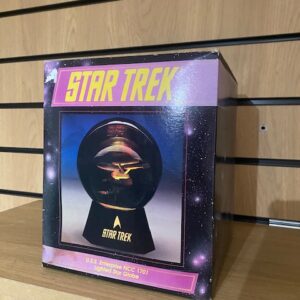 STAR TREK USS ENTERPRISE NCC 1701 LIGHTED MUSICAL STAR GLOBE, (PLEASE NOTE BATTERIES MAY BE FLAT) (CB1)