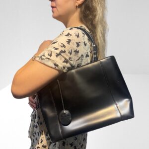 CHRISTIAN DIOR PRE LOVED BLACK HANDLE LEATHER HAND BAG / TOTE (BB18)