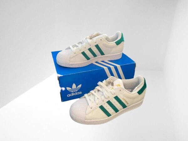 ADIDAS MEN ORIGINALS SUPERSTAR GREEN STRIPED LEATHER SNEAKERS