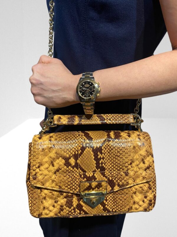 FLASH SALE, THIS IS NUMBER FOURTEEN OF TWENTY FIVE PRODUCTS THAT IS REDUCED IN PRICE, MICHAEL MICHAEL KORS PEACH QUILTED SNAKE EFFECT LEATHER SHOULDER BAG (C5) (BB30)