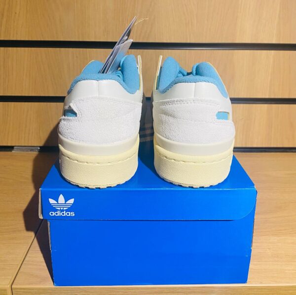 ADIDAS ORIGINALS WHITE / BLUE FORUM 84 LOW CL SUEDE TRIMMED LEATHER SNEAKERS - Image 3