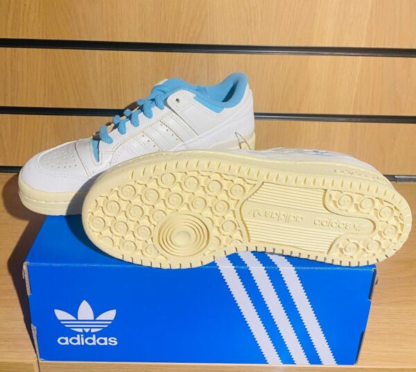 ADIDAS ORIGINALS WHITE / BLUE FORUM 84 LOW CL SUEDE TRIMMED LEATHER SNEAKERS - Image 4