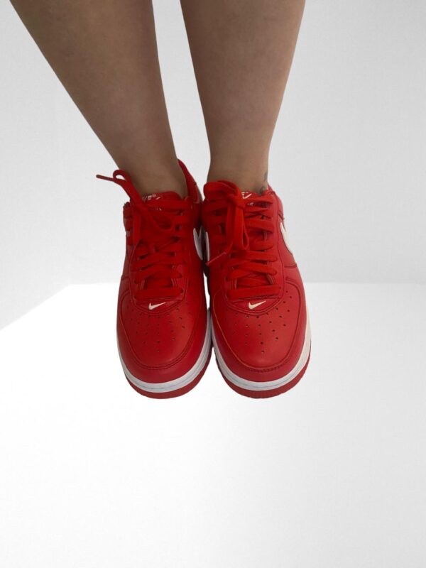 NIKE RED AIR FORCE 1 LOW RETRO QS LEATHER SNEAKERS - Image 7